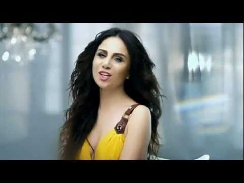 Betül Demir podyumda esti geçti 