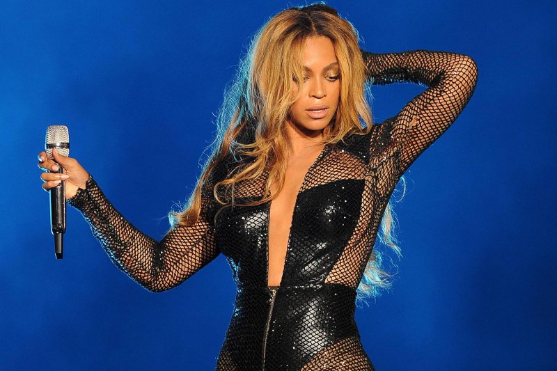 Ünlü şarkıcı Beyonce frikik verdi