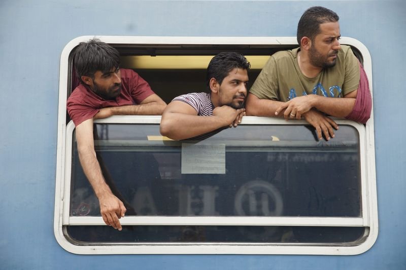 Macaristan'da mülteciler trenlere akın etti