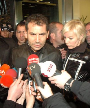 İbrahim Tatlıses başından vuruldu 