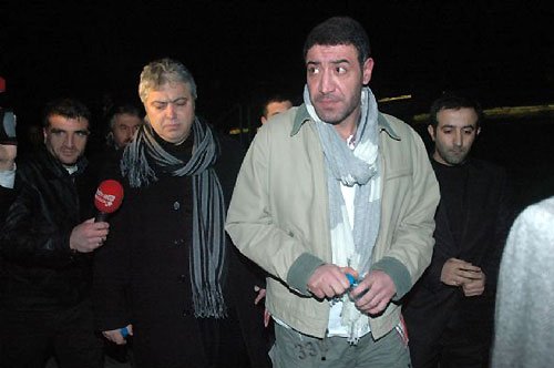 İbrahim Tatlıses başından vuruldu 