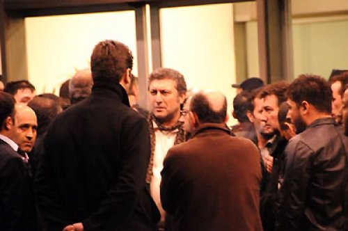 İbrahim Tatlıses başından vuruldu 