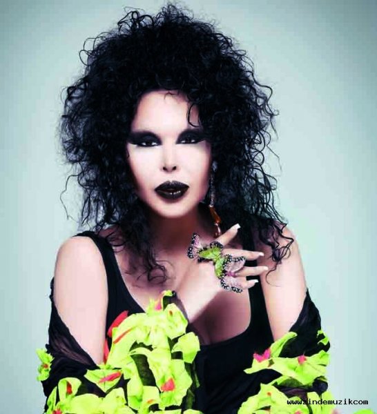 Bülent Ersoy bir haftadır tedavi görüyor 