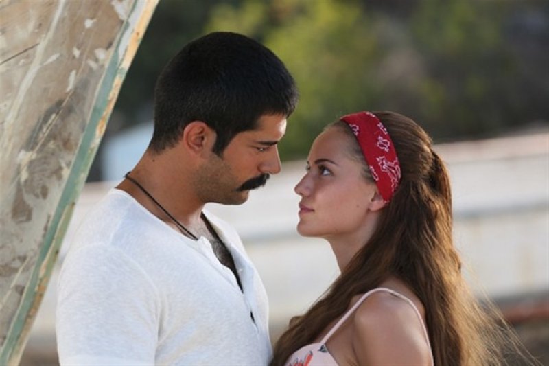 Burak Özçivit ve Fahriye Evcen'den aşk itirafı