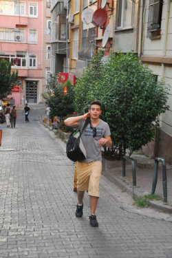 Ameliyatla erkek olan oyuncu Rüzgar Erkoçlar sessizliğini bozdu