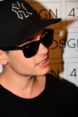 Ameliyatla erkek olan oyuncu Rüzgar Erkoçlar sessizliğini bozdu