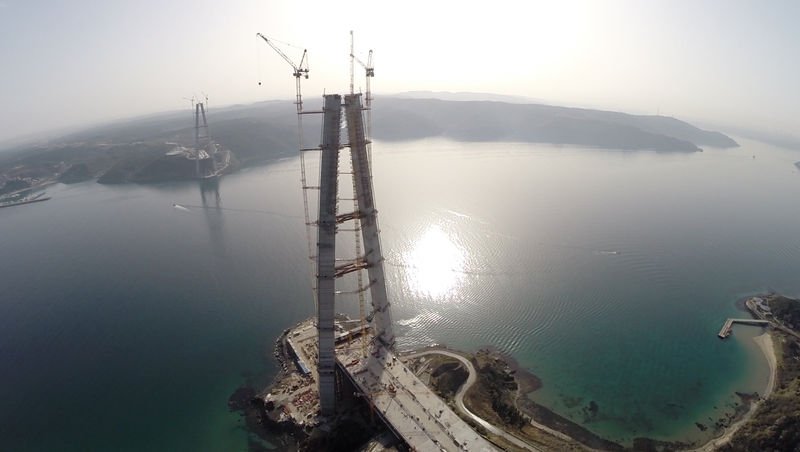 3. Köprüye ilk çelik tabliyeler yerleştirildi