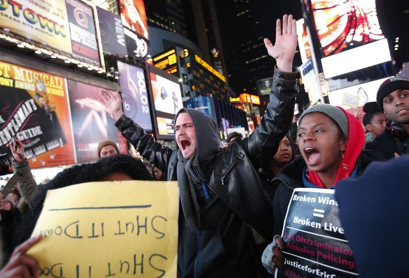 Polise takipsizlik kararı ABD'lileri sokağa döktü