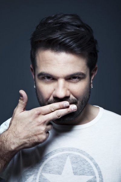 Kenan Doğulu'dan otomobil şov