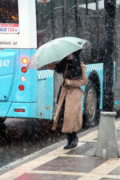 İstanbul'da kar yağışı etkili oldu
