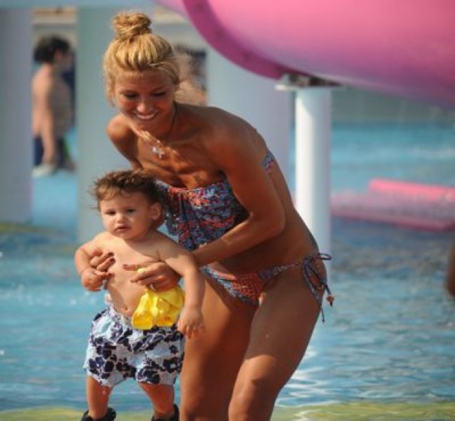 Emre Altuğ'dan Çağla Şikel'e 'öksüz kaldım' iması