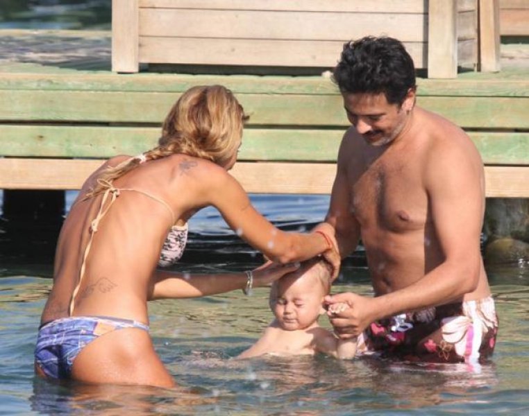 Emre Altuğ'dan Çağla Şikel'e 'öksüz kaldım' iması