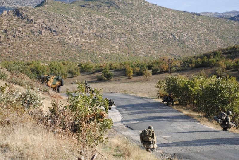 Diyarbakır Dicle'de PKK'nın bombacısı öldürüldü