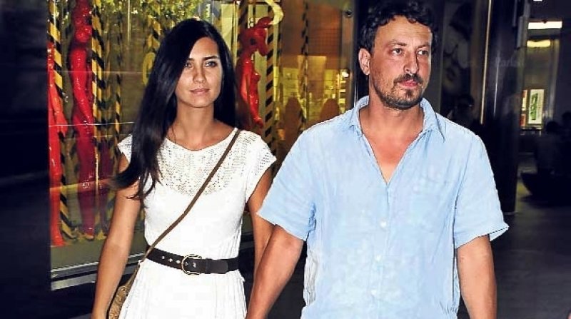 Tuba Büyüküstün ailece kahvaltıda