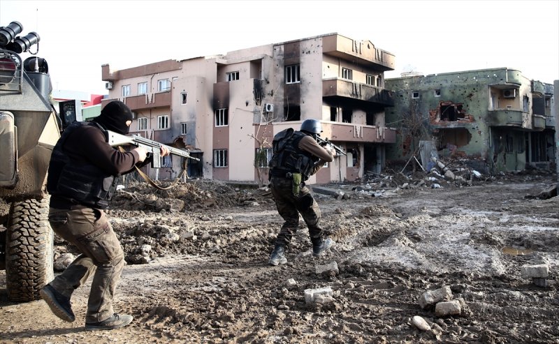 Cizre'de operasyonlar devam ediyor