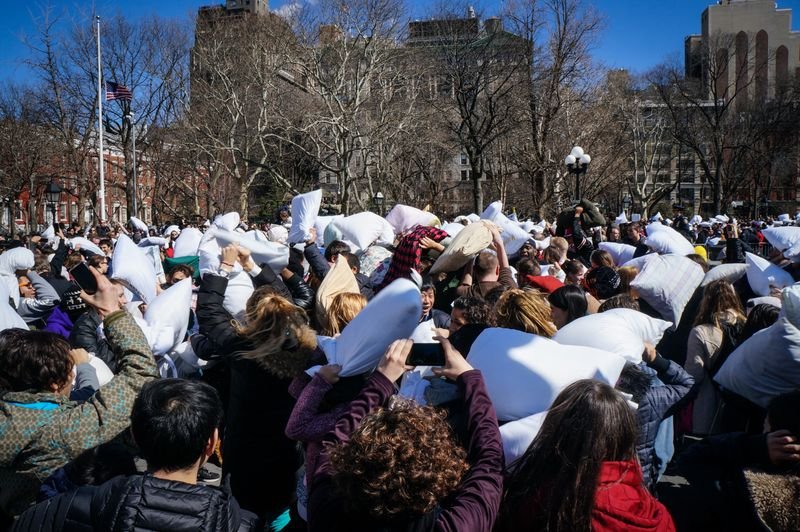 ABD'de Uluslararası Yastık Savaşı Günü kutlandı