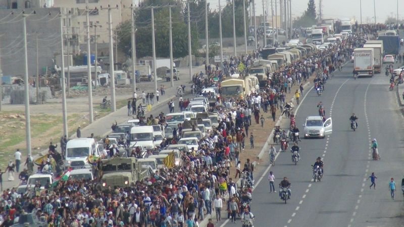Mardin'de Kobani'ye giden peşmergelere sevgi gösterisi