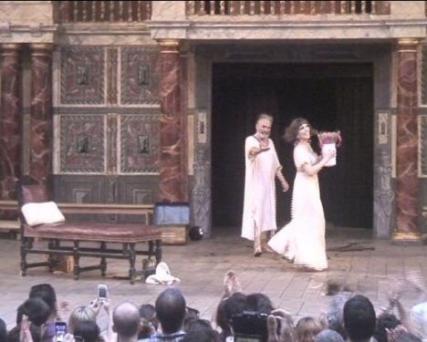 Antonius ile Kleopatra İngiltere'de Türkçe sahnelendi