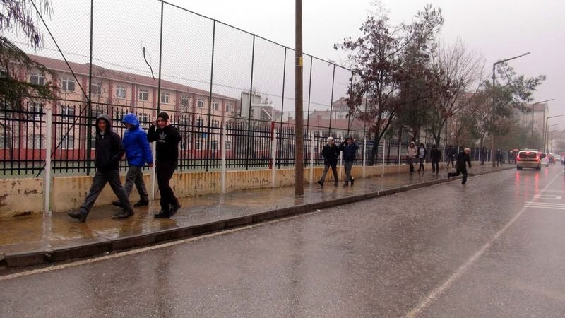 Edirne'de sağanak yaşamı olumsuz etkiledi