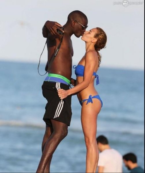 Demba Ba Miami sahillerinde görüntülendi