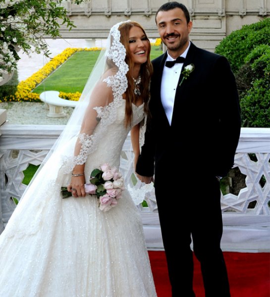 Demet Akalın Bodrum'da sezonu açtı 