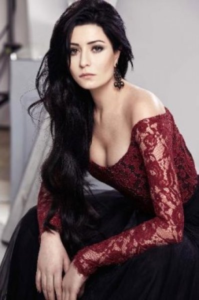 Deniz Çakır tatilde