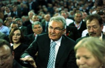 Deniz Baykal Chp Kurultay Nda Ensonhaber