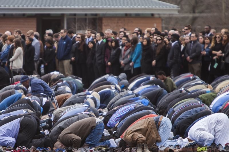 ABD'de öldürülen 3 Müslüman genç toprağa verildi