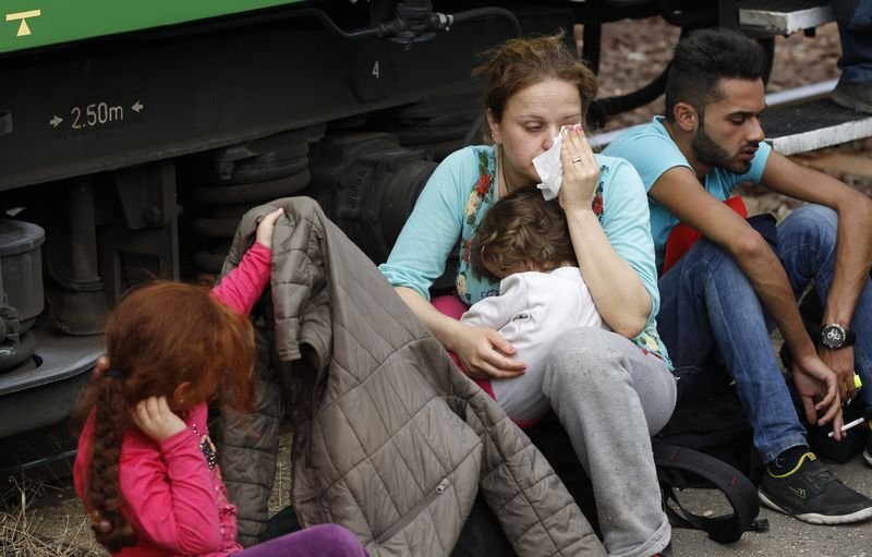 Macaristan'da mülteciler trenlere akın etti