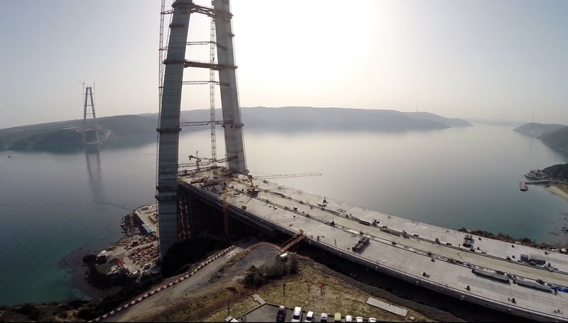 3. Köprüye ilk çelik tabliyeler yerleştirildi