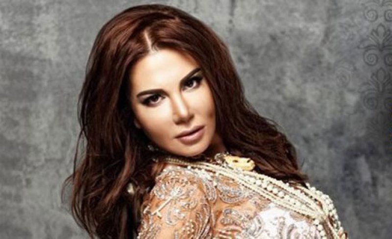 Ebru Yaşar imaj yeniledi 