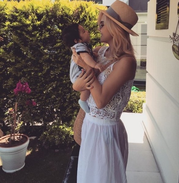 Ece Erken tesettüre girdi