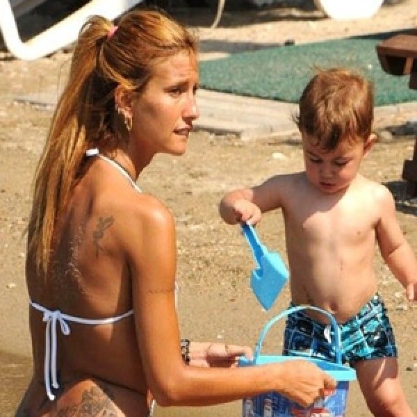 Emre Altuğ'dan Çağla Şikel'e 'öksüz kaldım' iması