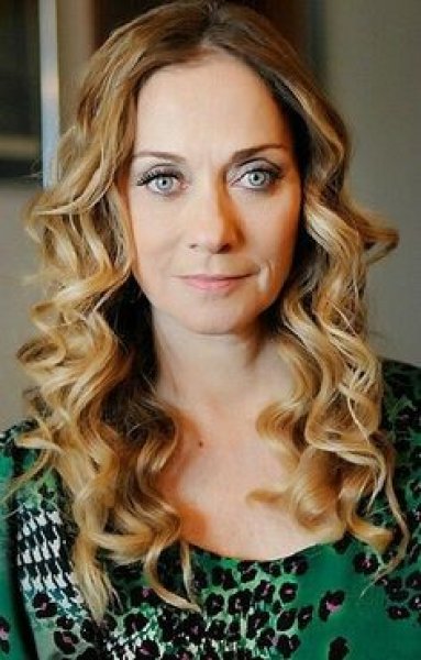 Itır Esen'in yıllara meydan okuyan güzelliği 