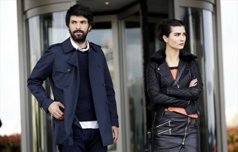 Dubai sokaklarını Engin Akyürek afişleri süsledi