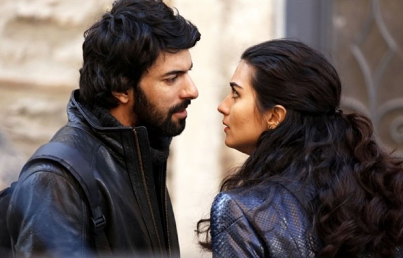 Dubai sokaklarını Engin Akyürek afişleri süsledi