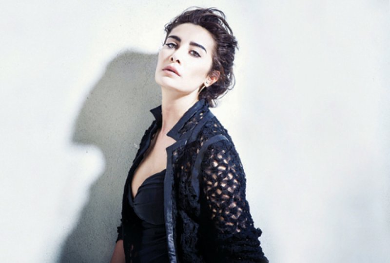 Sıla mankenlere taş çıkardı