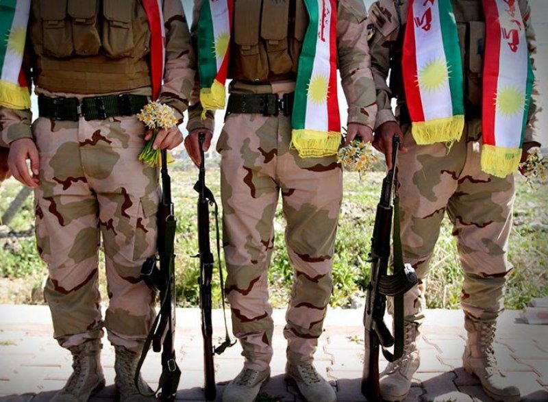 Kuzey Irak'ta üniversite öğrencileri peşmerge üniforması giydi