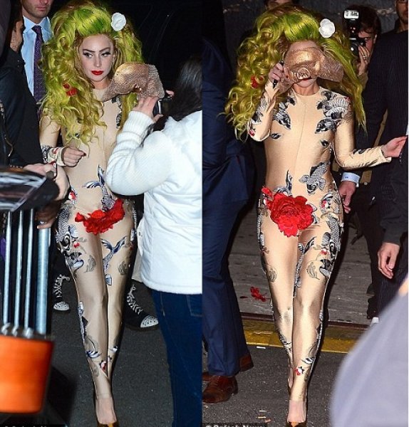 Lady Gaga hamama gitmek istiyor