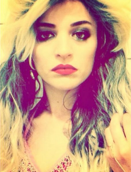 Oyuncu Gonca Vuslateri eski haliyle dalga geçti 