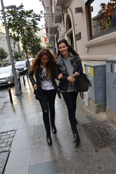 Makyajsız güzel Hatice Şendil