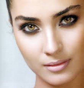 Tuba Büyüküstün Ortadoğu’daki ilgiye alıştı