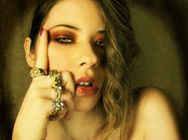 Güzel oyuncu İpek Yaylacıoğlu evlendi