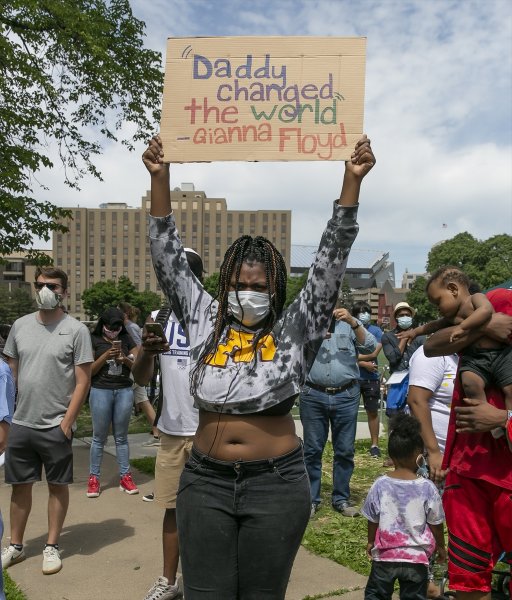 George Floyd için ilk cenaze töreni Minneapolis'te düzenlendi