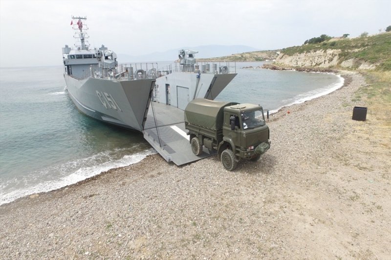 Deniz Kuvvetleri'nin harekata hazırlık eğitimleri yapıldı