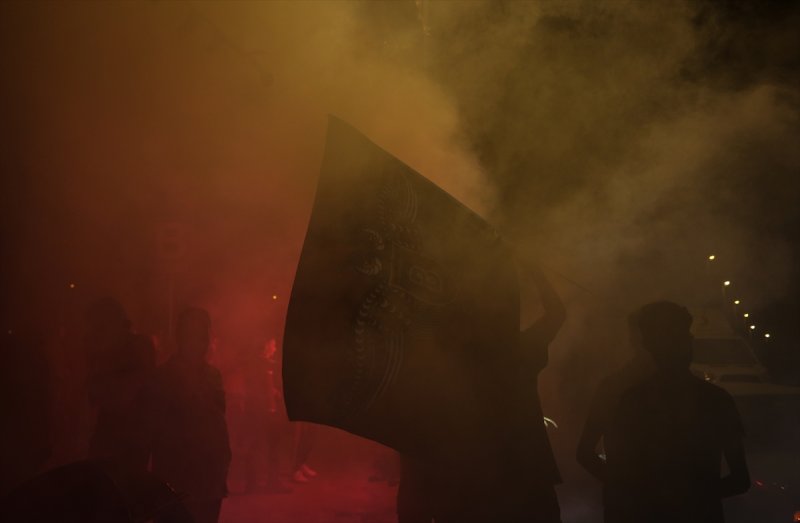 Başakşehirli Taraftarların şampiyonluk kutlamaları