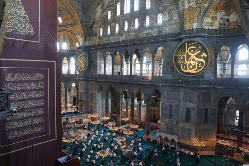 Ayasofya Camii'nde ilk namaz heyecanı 