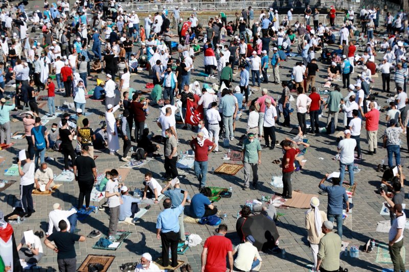 Ayasofya Camii'nde ilk namaz heyecanı 