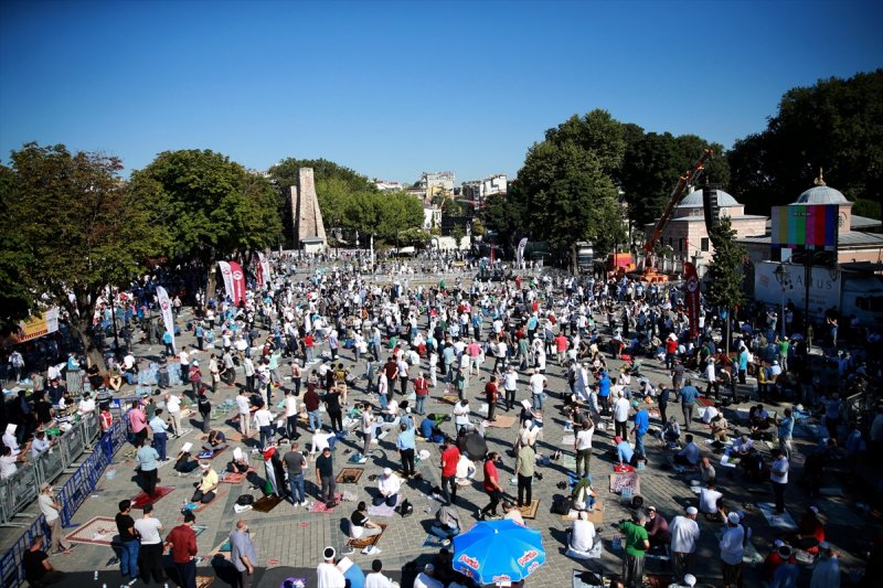 Ayasofya Camii'nde ilk namaz heyecanı 