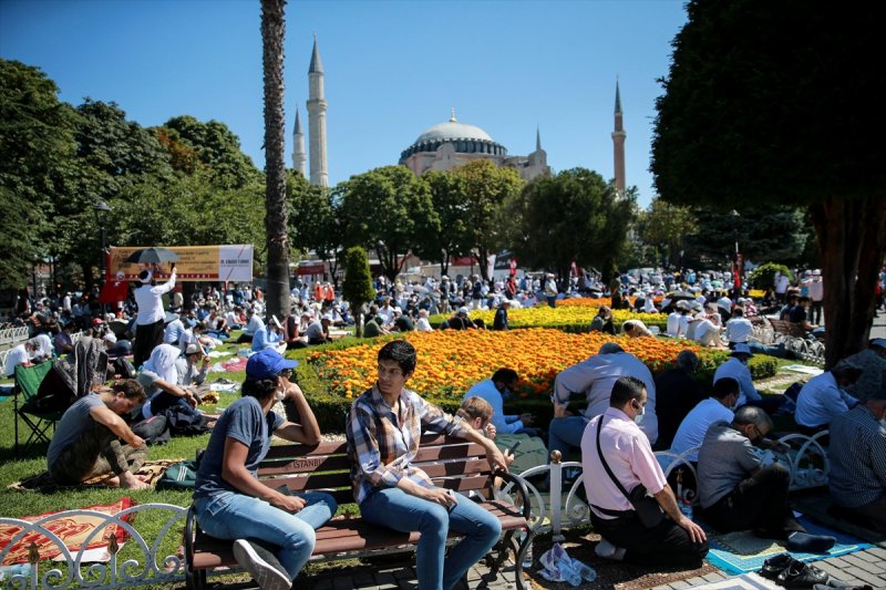 Ayasofya Camii'nde ilk namaz heyecanı 